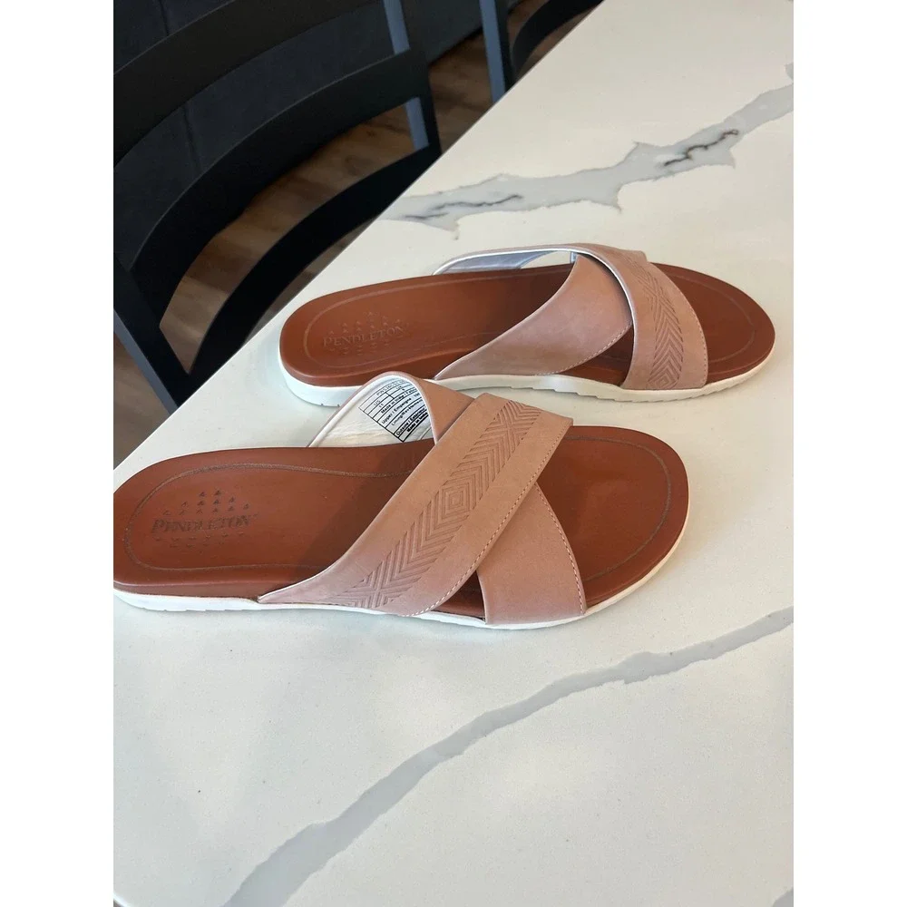 Pendleton Women's Gulf‎ Shore Total Tuscany Sandals in blush Size 11 Leather
